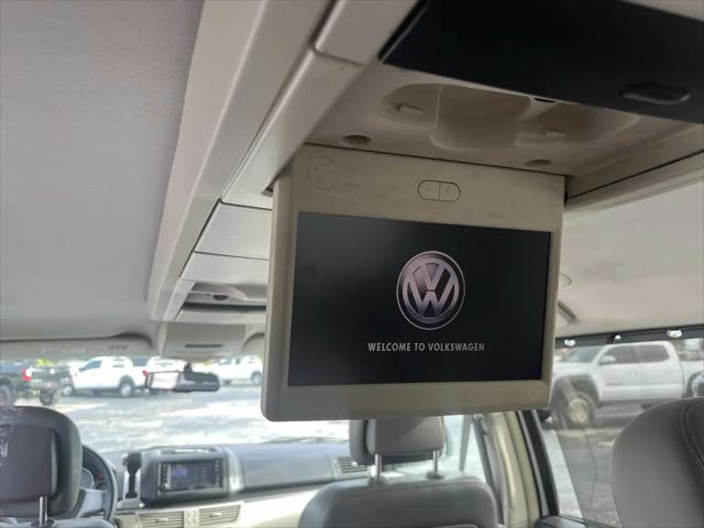 2010 Volkswagen Routan SE