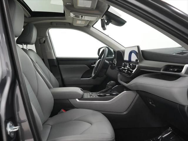 2025 Toyota Highlander XLE