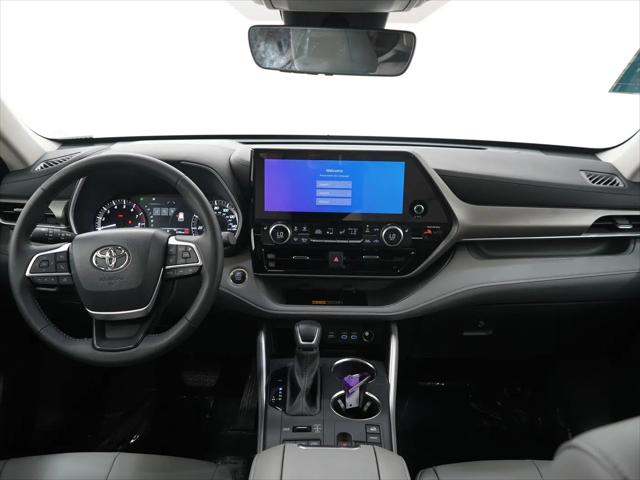 2025 Toyota Highlander XLE