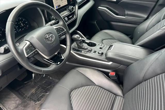2025 Toyota Highlander LE
