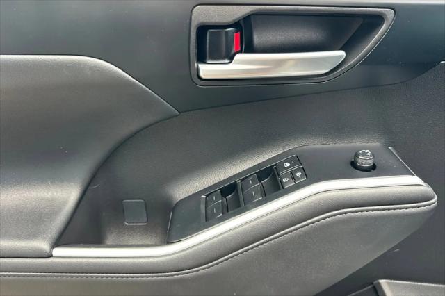 2025 Toyota Highlander LE