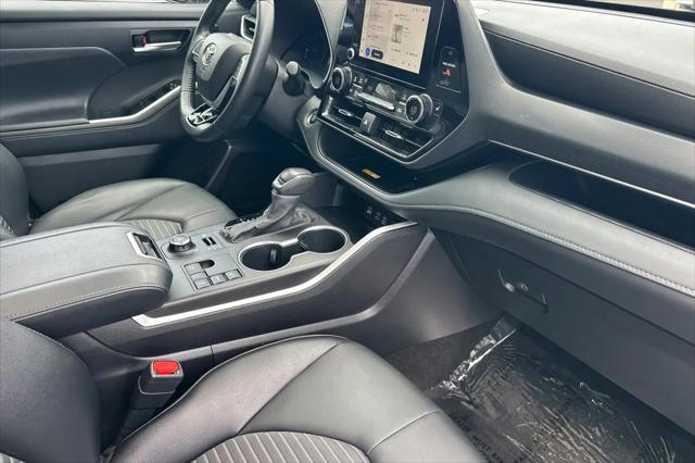 2025 Toyota Highlander LE