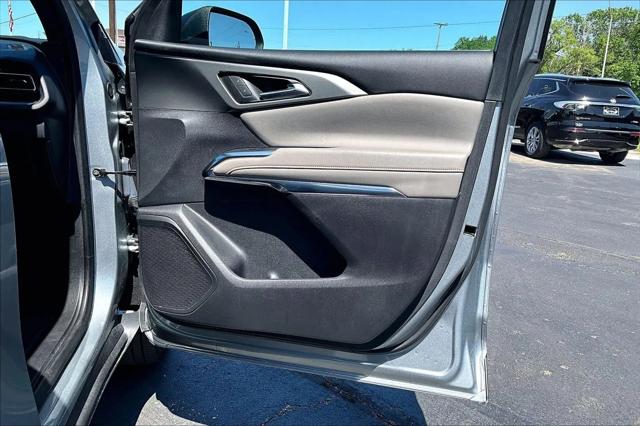 2025 Chevrolet Traverse AWD LT