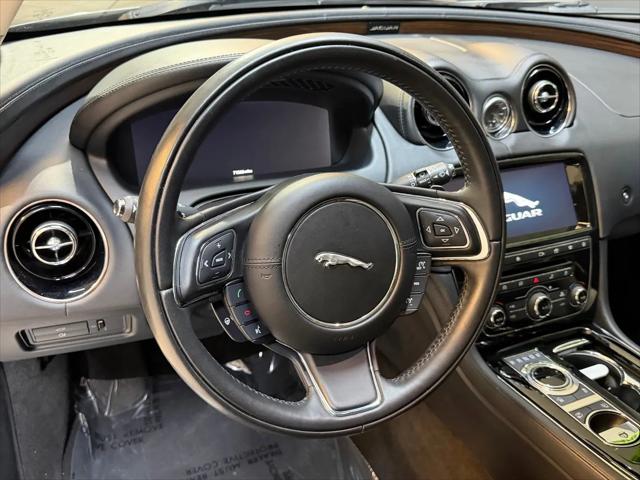2019 Jaguar XJ R-Sport
