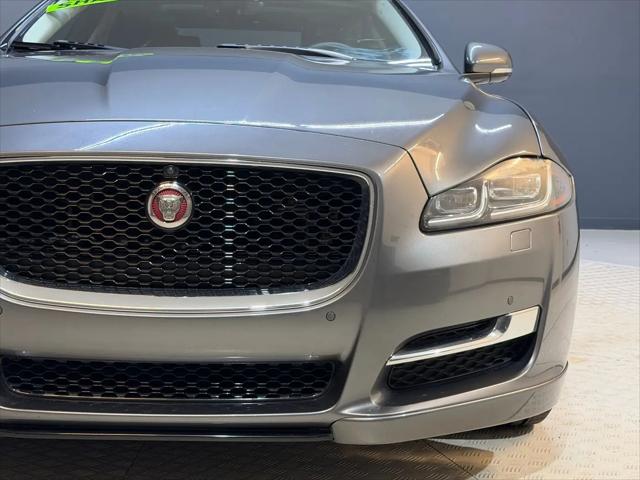 2019 Jaguar XJ R-Sport