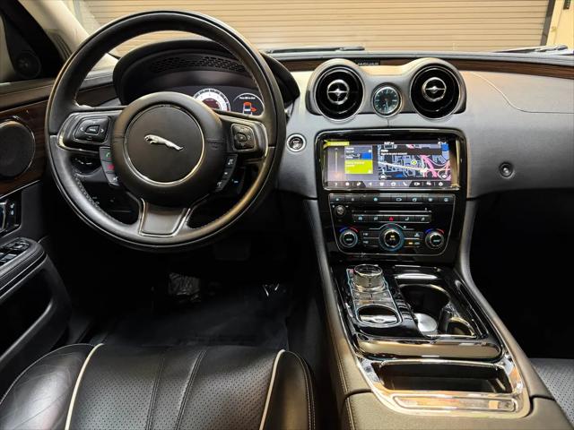2019 Jaguar XJ R-Sport