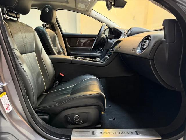 2019 Jaguar XJ R-Sport