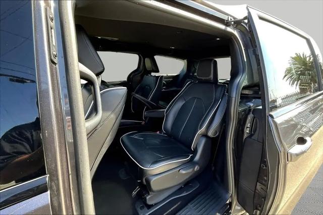 2020 Chrysler Pacifica Hybrid Limited