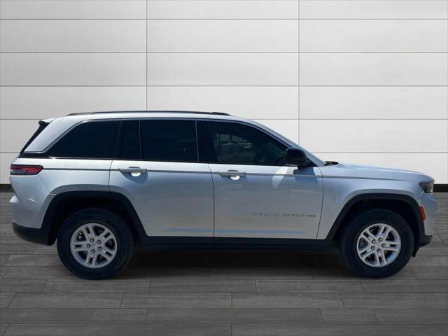 2022 Jeep Grand Cherokee Laredo 4x4