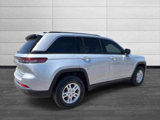 2022 Jeep Grand Cherokee Laredo 4x4
