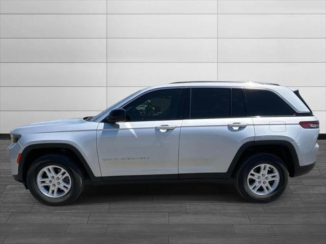 2022 Jeep Grand Cherokee Laredo 4x4