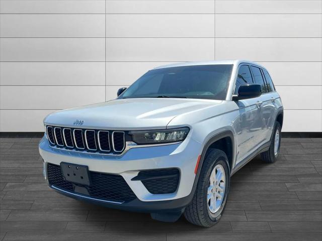 2022 Jeep Grand Cherokee Laredo 4x4