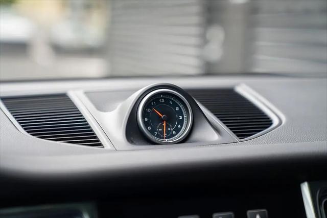 2018 Porsche Macan Macan