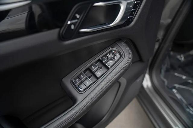 2018 Porsche Macan Macan