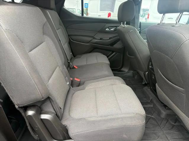 2022 Chevrolet Traverse AWD LT Cloth