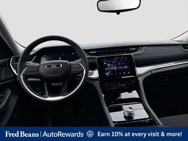 2023 Jeep Grand Cherokee Laredo 4x4