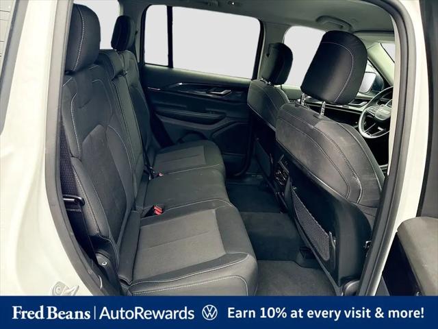 2023 Jeep Grand Cherokee Laredo 4x4