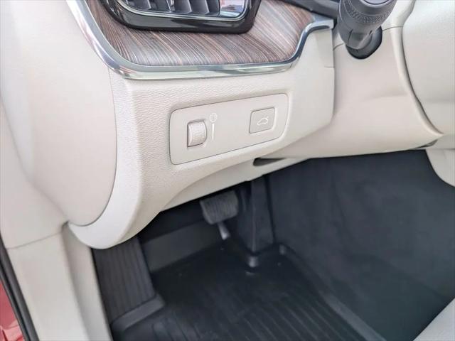 2022 Volvo XC60 B5 Momentum
