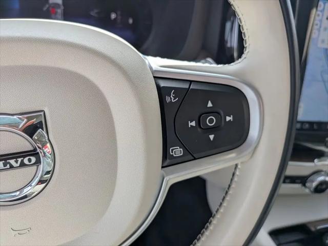 2022 Volvo XC60 B5 Momentum