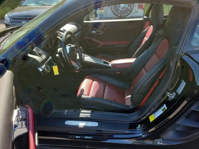 2023 Porsche 718 Cayman T