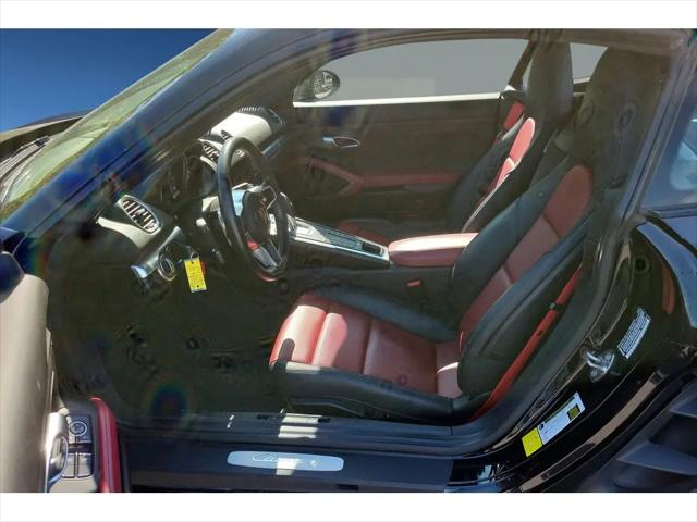 2023 Porsche 718 Cayman T