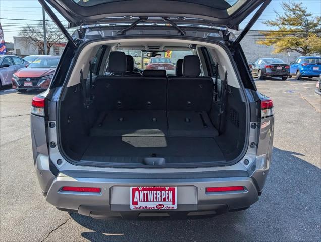 2026 Nissan Pathfinder SL