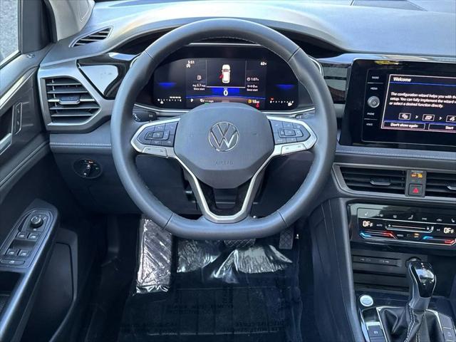 2026 Volkswagen Taos SE Black