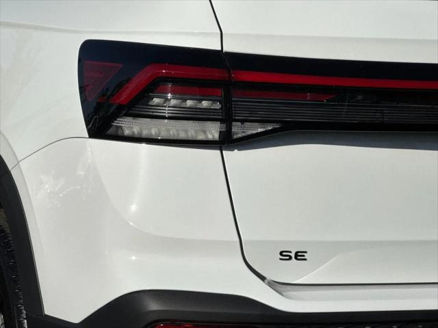2026 Volkswagen Taos SE Black