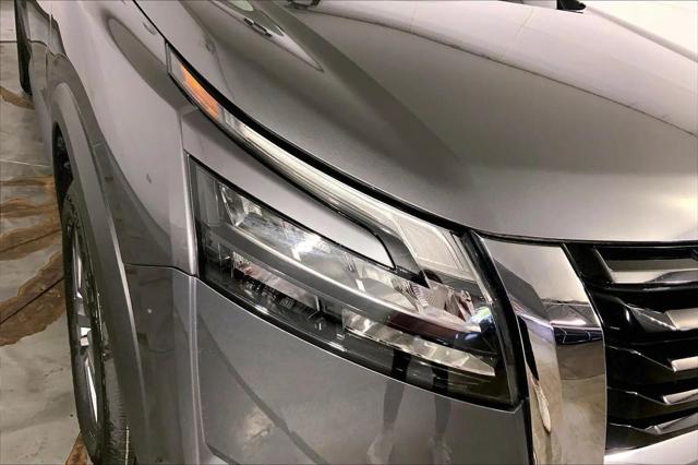 2025 Nissan Pathfinder SV 4WD