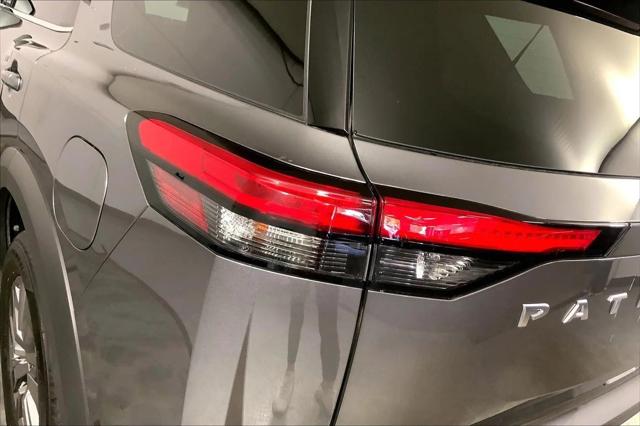 2025 Nissan Pathfinder SV 4WD