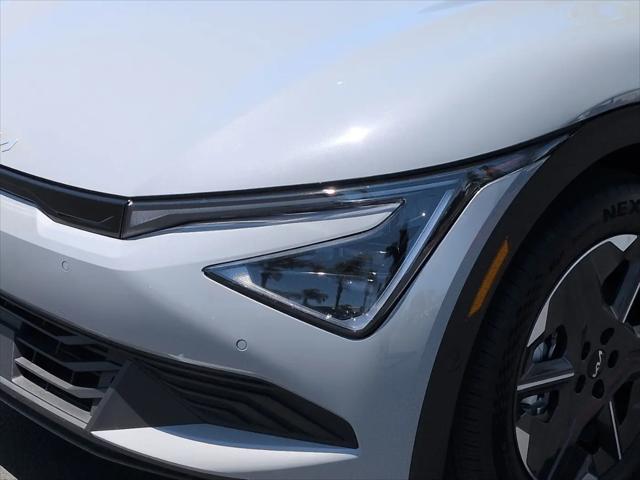 2025 Kia EV6 Light Long Range RWD