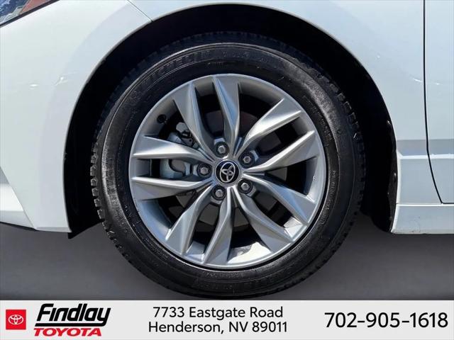 2022 Toyota Avalon XLE Hybrid