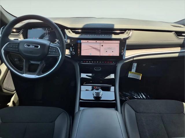 2026 Jeep Grand Cherokee Altitude 4x2
