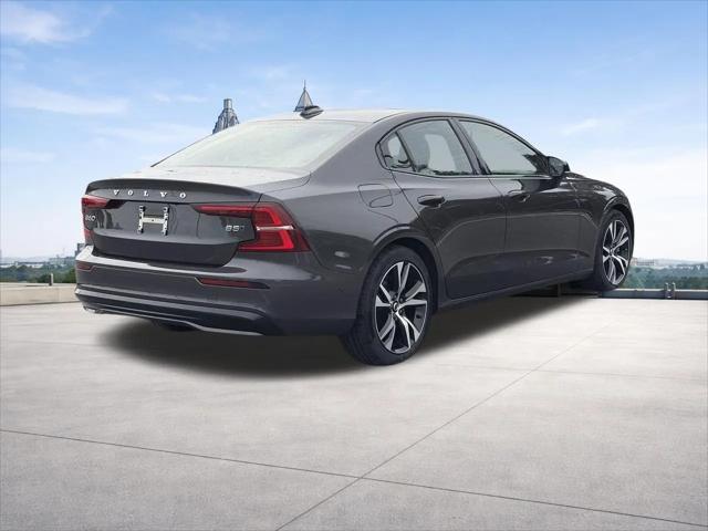 2024 Volvo S60 B5 Plus Dark Theme