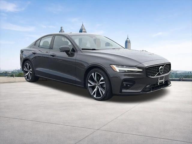 2024 Volvo S60 B5 Plus Dark Theme