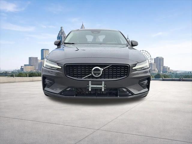 2024 Volvo S60 B5 Plus Dark Theme