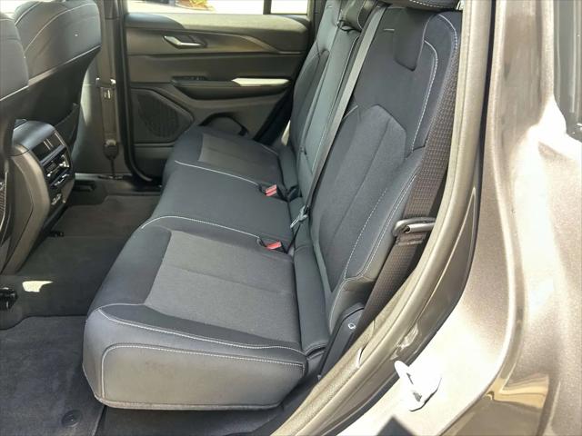 2025 Jeep Grand Cherokee Laredo 4x4