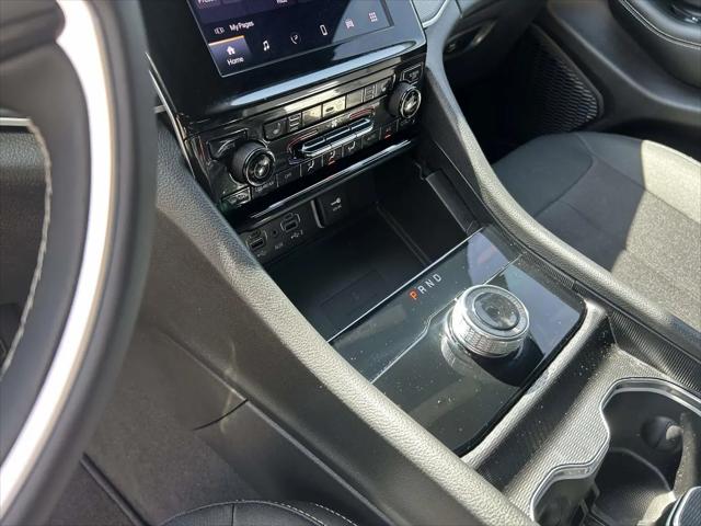 2025 Jeep Grand Cherokee Laredo 4x4