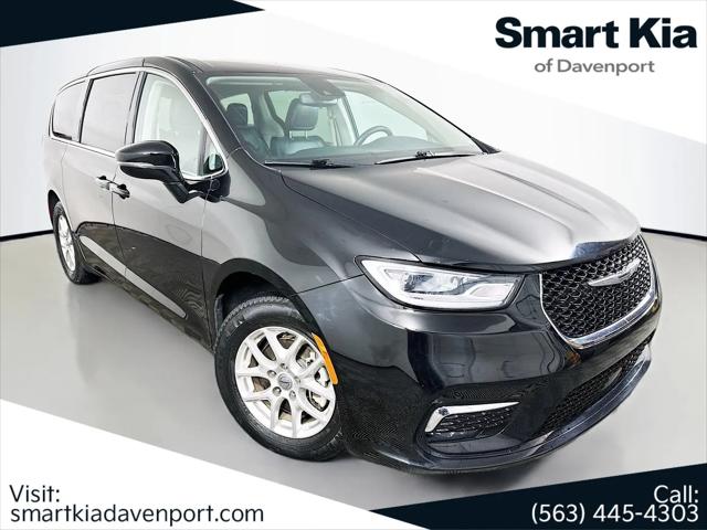 2024 Chrysler Pacifica Touring L for sale in Davenport, IA