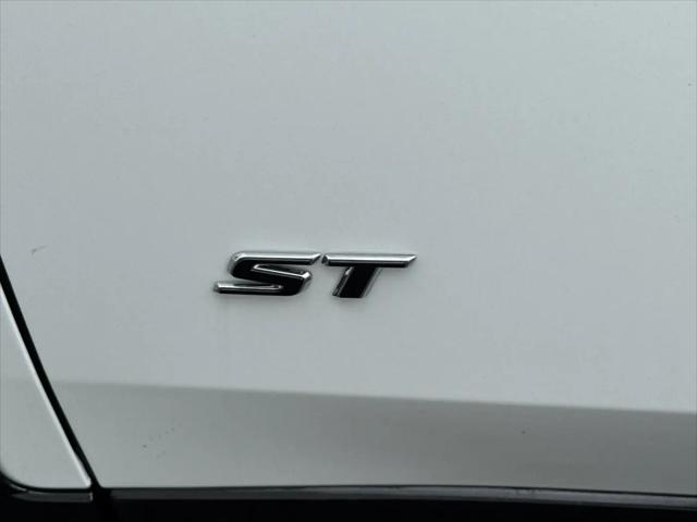 2026 Buick NV Sport Touring FWD