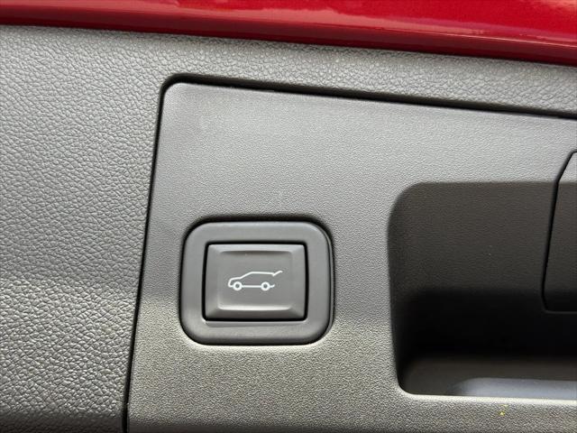2024 Cadillac XT4 FWD Premium Luxury
