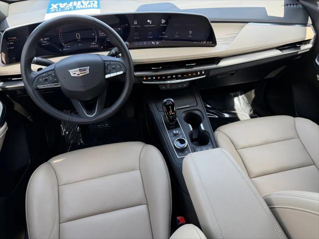2024 Cadillac XT4 FWD Premium Luxury