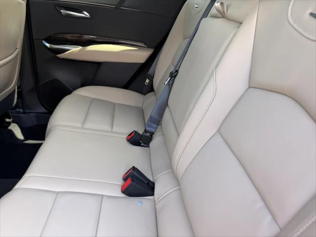 2024 Cadillac XT4 FWD Premium Luxury