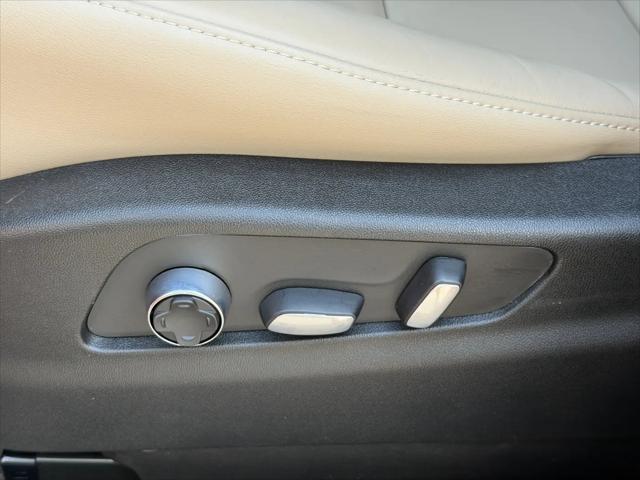 2024 Cadillac XT4 FWD Premium Luxury
