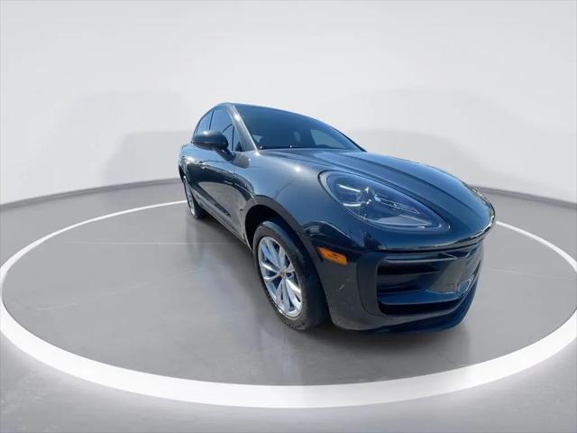 2022 Porsche Macan Macan