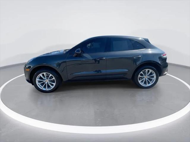 2022 Porsche Macan Macan