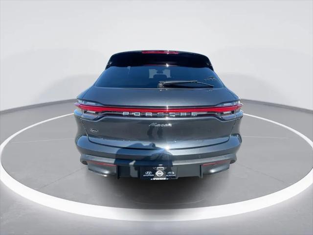 2022 Porsche Macan Macan