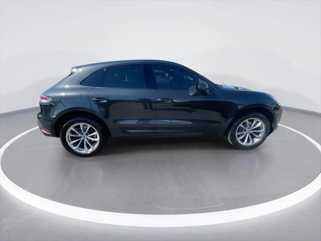 2022 Porsche Macan Macan