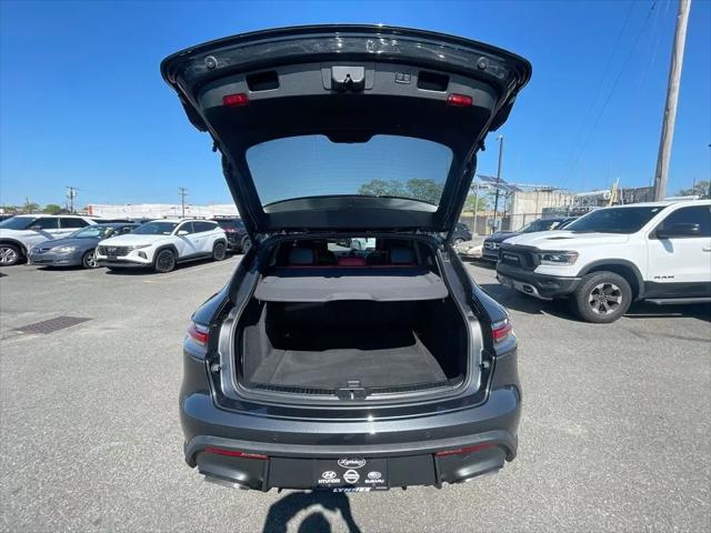 2022 Porsche Macan Macan