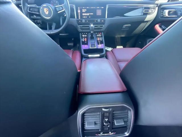 2022 Porsche Macan Macan